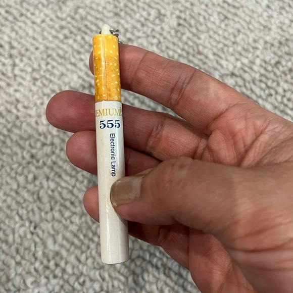 Vintage Cigarette Pen Flashlight Keychain Smoking 555 Bag Charm Tobacco Cigar xo - Picture 8 of 8